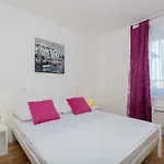Anja 2nd Floor Apartment Peroj