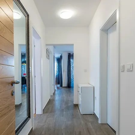 Anja 2nd Floor