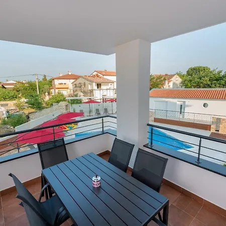 Appartamento Anja 2nd Floor Peroj