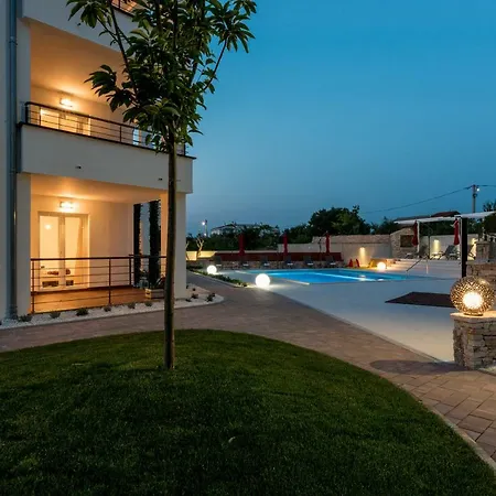 Anja 2nd Floor * Peroj