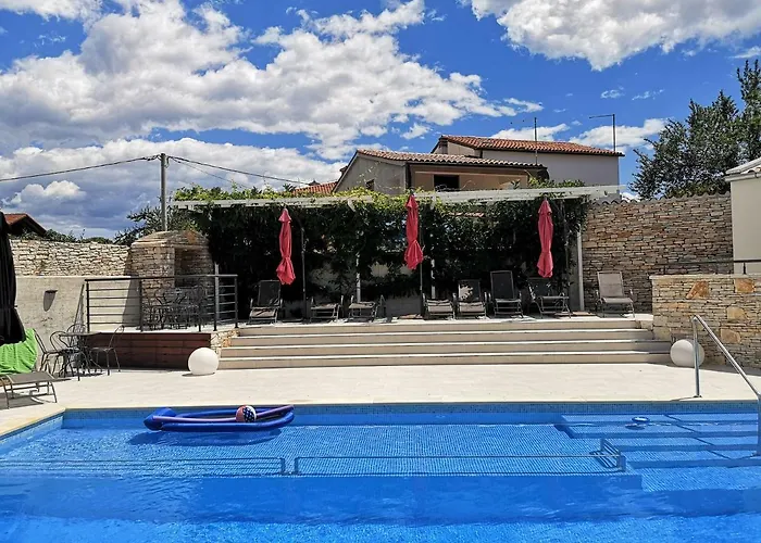 Anja 2nd Floor * 페로이