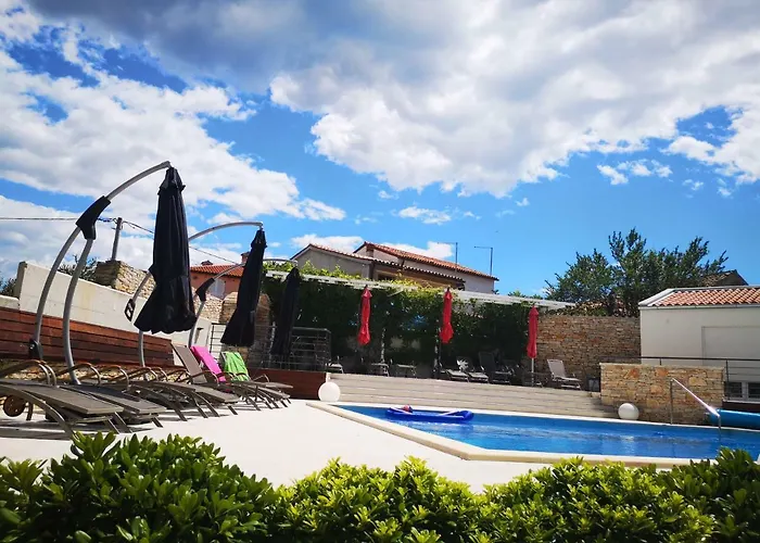 Anja 2nd Floor 아파트 페로이