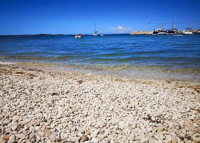 Anja 2nd Floor 아파트 페로이